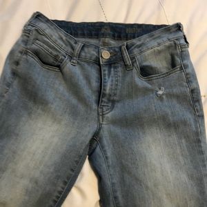 JRs size 5 bootcut distressed jean EUC